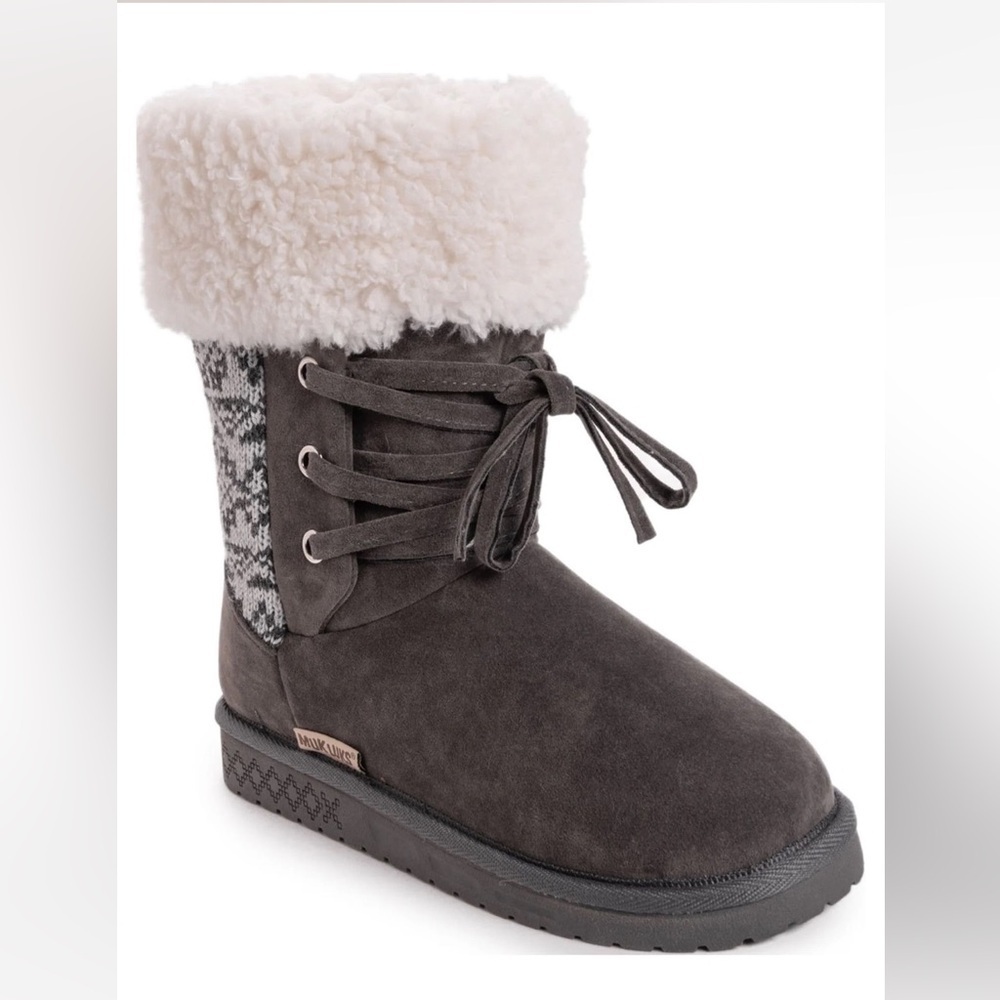 MUK LUKS Women's Melba Faux Fur Lined Lace Up Booties . Size 8W